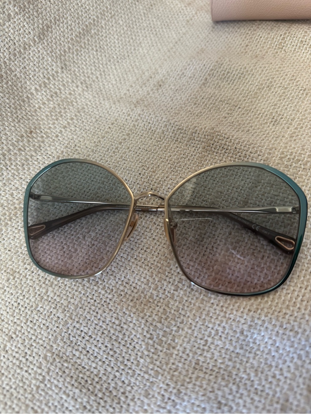 Chloé Sunglasses with Gradient Lenses - Picture 2 of 8